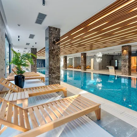 Apartmanhotel Queen Of 4*