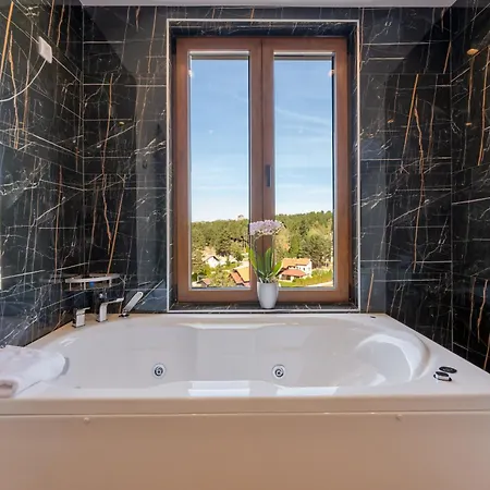 Queen Of Apartmanhotel